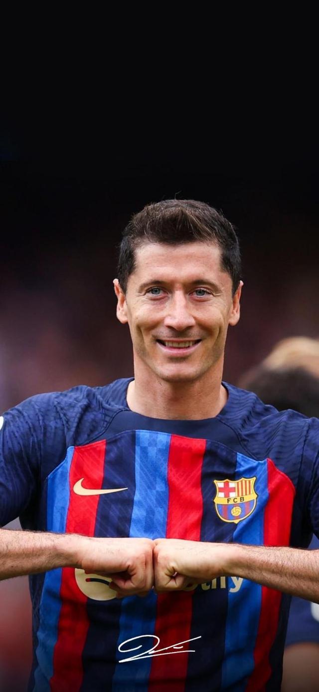 从塞维利亚临场应变备战欧联到莱万多夫斯基连续三场比赛得分超过夺冠，莱万多夫斯基在独行侠比赛中逆转