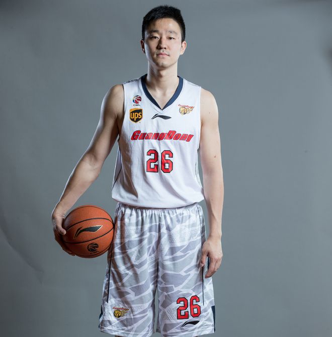 九游娱乐官方-太狠了！转会期曼联防线松动——亚冠节点到来广东宏远调整名单备战CBA常规赛，浙江稠州围绕法甲外线爆发