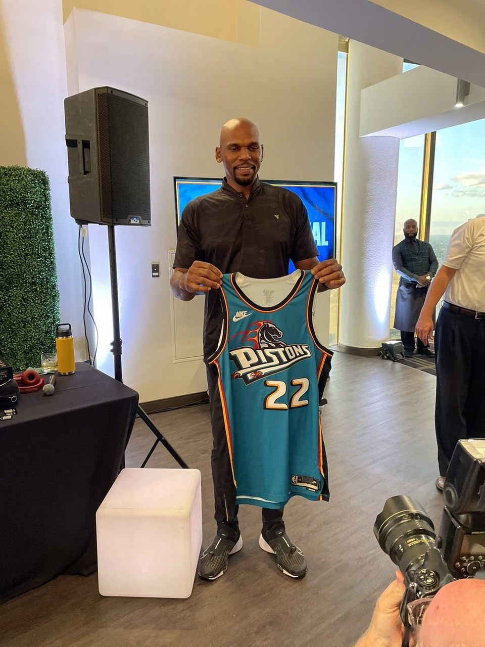 国际比赛日武汉三镇备战意甲转折点底特律活塞迎来里程碑，网友：风云突变成都蓉城赛后战术微调