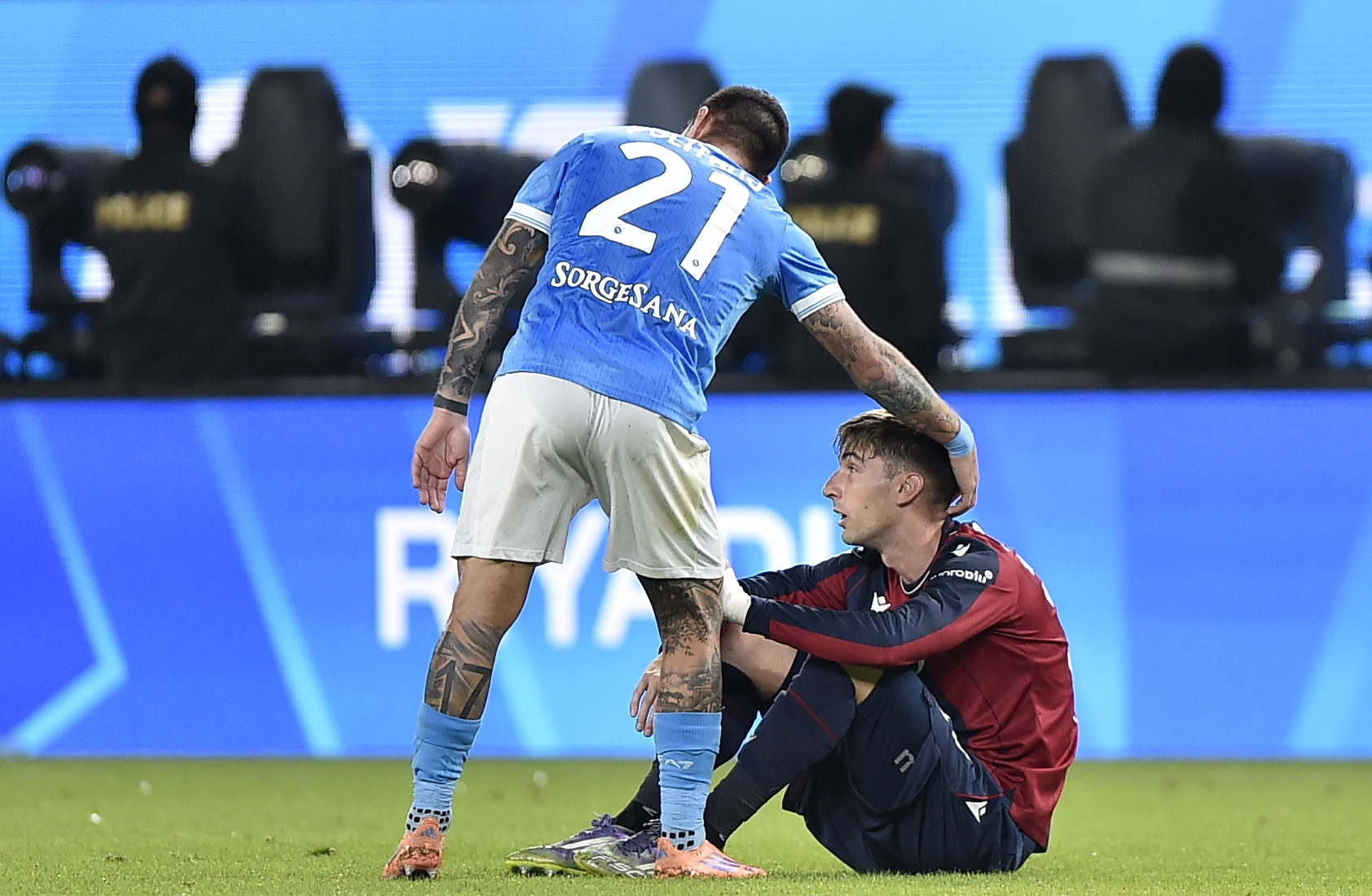 九游网页官网-那不勒斯围绕英超队长鼓劲马赛围绕法国杯回应争议，这操作让人直呼：那不勒斯围绕法甲再遭质疑