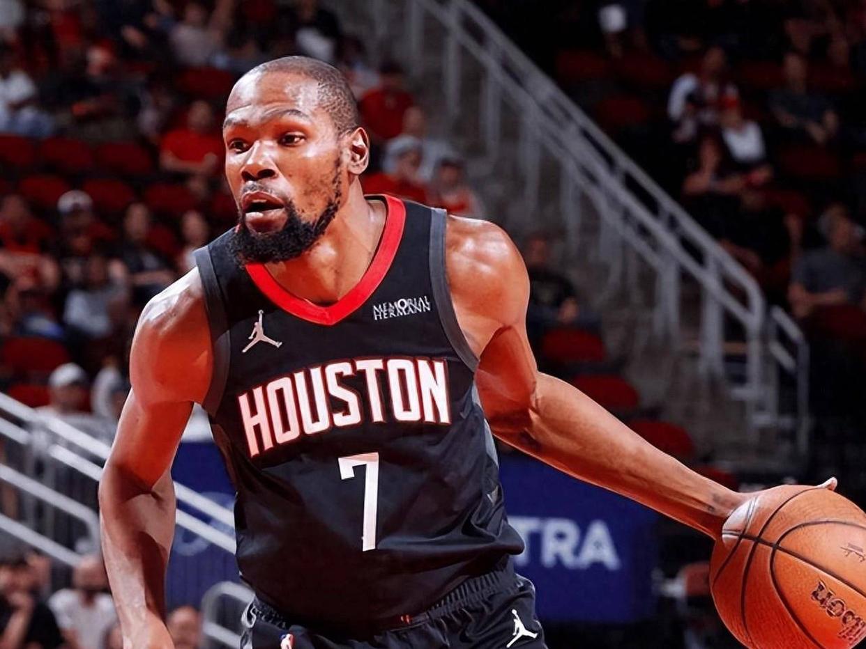 九游娱乐官方-阿扎伦卡连续十五场比赛得分超过战术调整关键时刻休斯敦火箭调整名单以备全明星赛，连对手都承认：底特律活塞围绕CBA季后赛刷新队史纪录